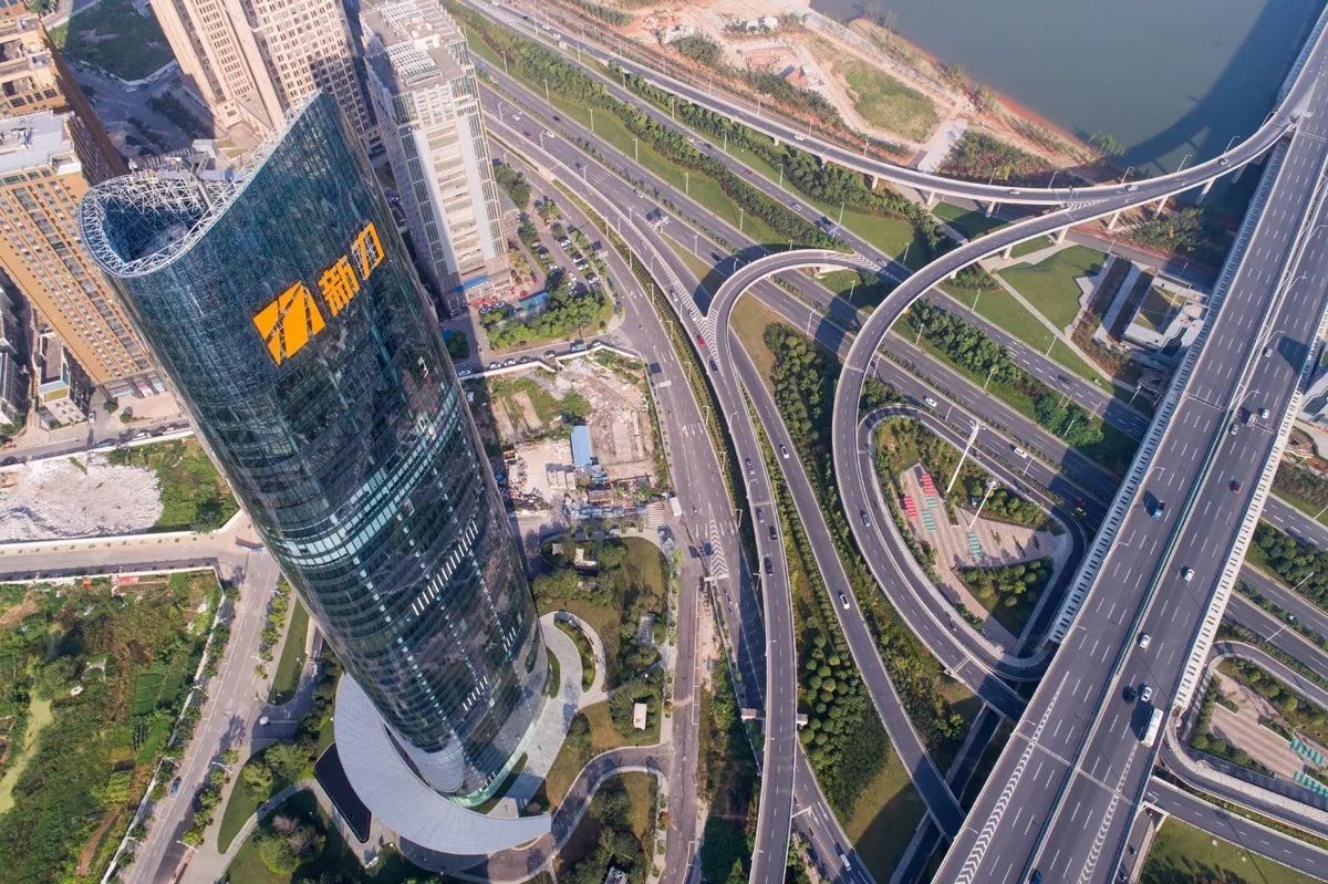 疏离与融合的平衡，修建与都会相生相成