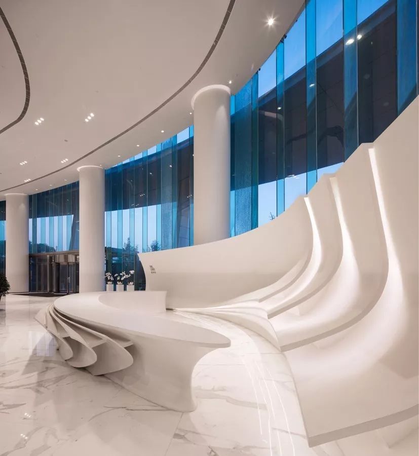 新力地产与拉斯维加斯9888为南昌新力中心打造了4.2m高阔层高、地下双层超大专属车库