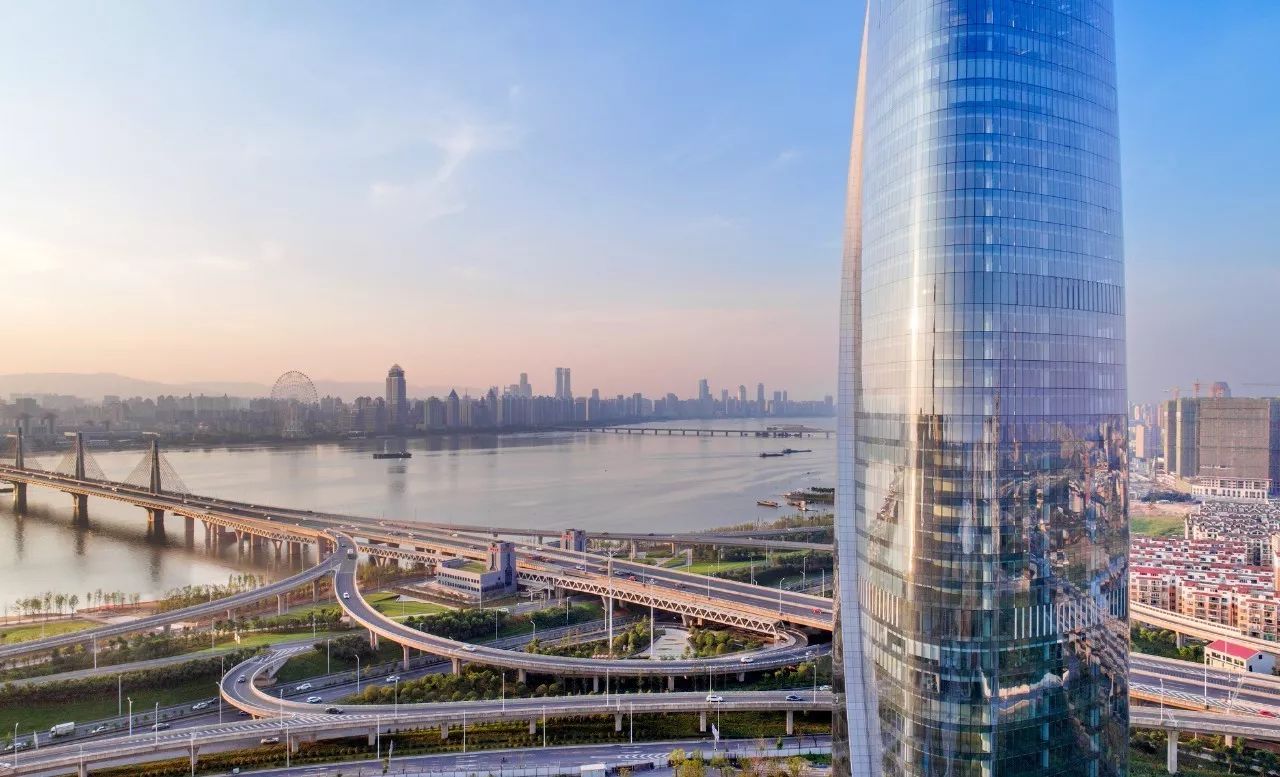 南昌新力中心，以“镜鉴”之“隐”告竣文脉的绵延