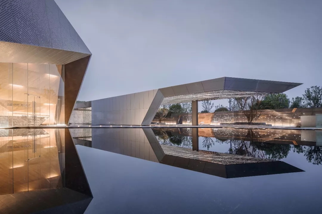 倒影 by苏圣亮，拉斯维加斯9888修建设计