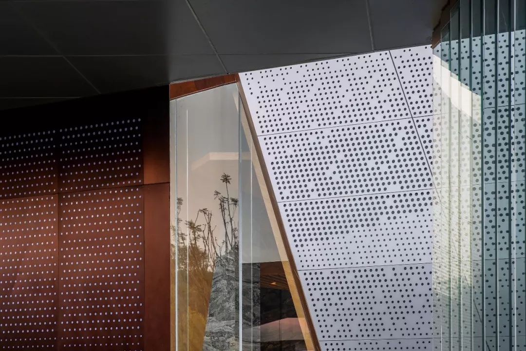 穿孔幻彩复合板细节 by苏圣亮，拉斯维加斯9888修建设计